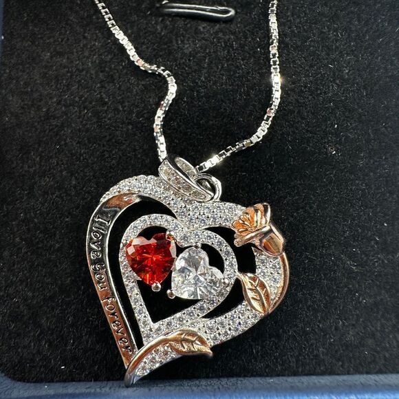NIB Sterling silver, possibly gold plated, heart necklace with cz diamonds! - Picture 14 of 15